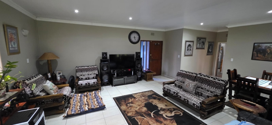 3 Bedroom Property for Sale in Flamwood North West